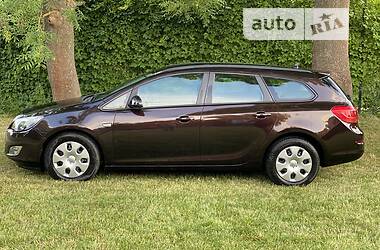 Универсал Opel Astra 2012 в 