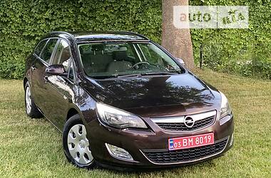 Универсал Opel Astra 2012 в 