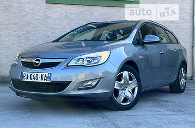 Opel Astra 2011