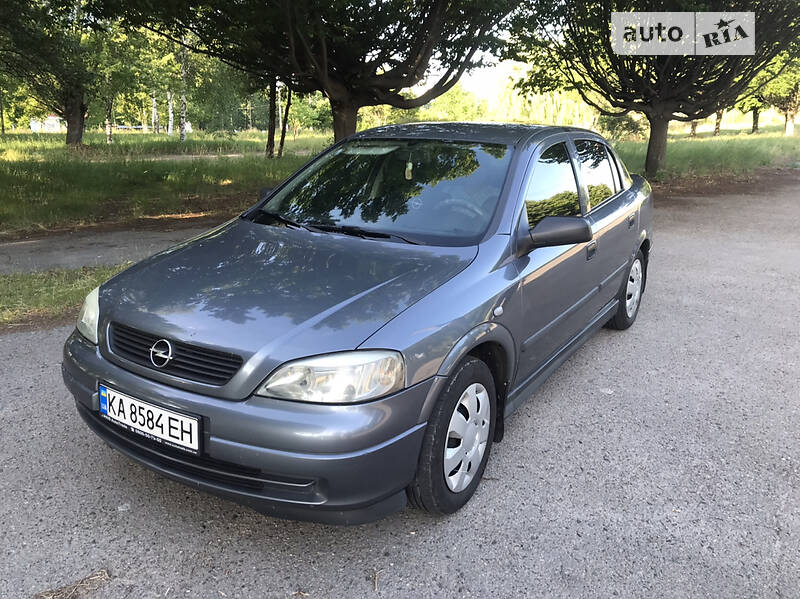 Седан Opel Astra 2006 в 