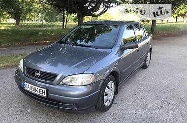 Седан Opel Astra 2006 в 