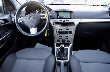 Універсал Opel Astra 2009 в Дрогобичі