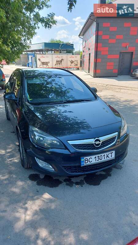 Opel Astra 2012