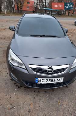 Універсал Opel Astra 2010 в Шептицькому