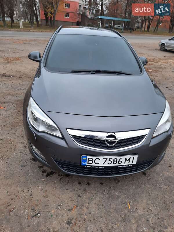 Універсал Opel Astra 2010 в Шептицькому