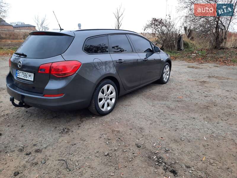 Універсал Opel Astra 2010 в Шептицькому