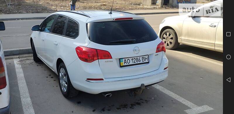 Универсал Opel Astra 2013 в Виноградове