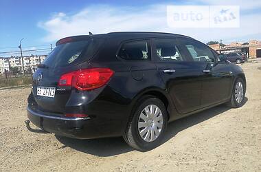 Универсал Opel Astra 2012 в Калуше