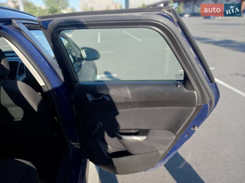Универсал Opel Astra 2010 в Киеве