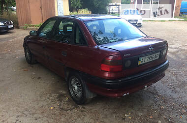 Седан Opel Astra 1996 в Коломые