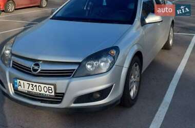 Opel Astra 2011 Opel Astra 2011