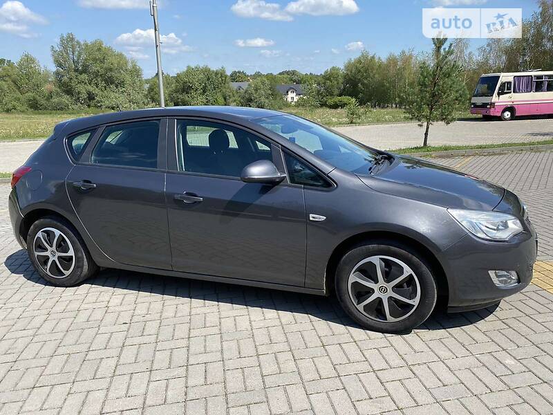 Хетчбек Opel Astra 2009 в Дрогобичі