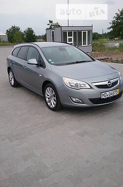 Opel Astra 2012