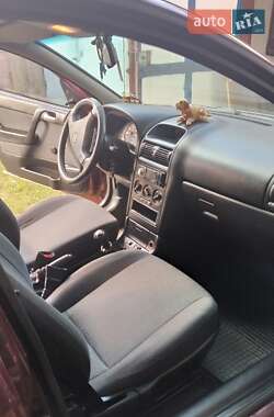 Седан Opel Astra 2005 в 