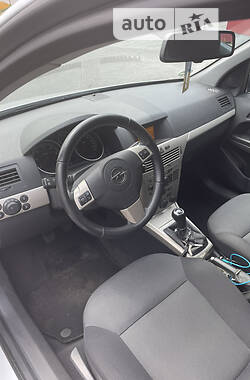 Универсал Opel Astra 2007 в 