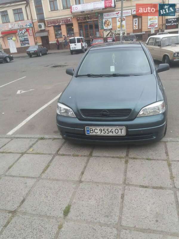 Седан Opel Astra 2005 в 