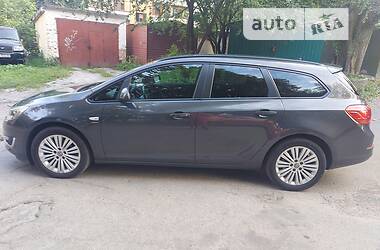 Универсал Opel Astra 2013 в 