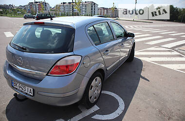 Хэтчбек Opel Astra 2004 в Ровно