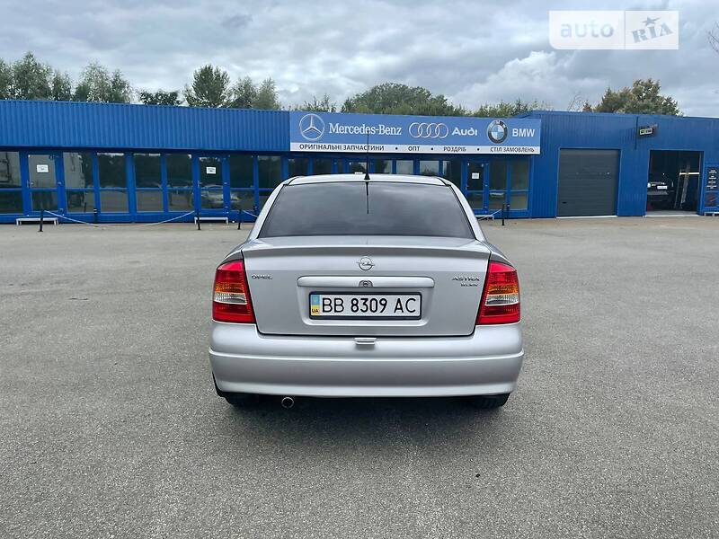 Седан Opel Astra 2001 в Киеве