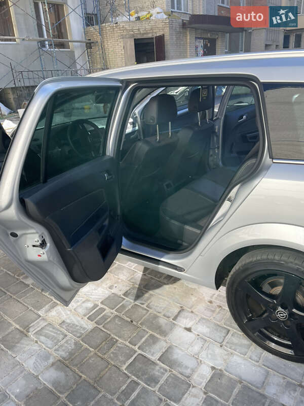 Универсал Opel Astra 2010 в Луцке фото 15 Универсал Opel Astra 2010 в Луцке