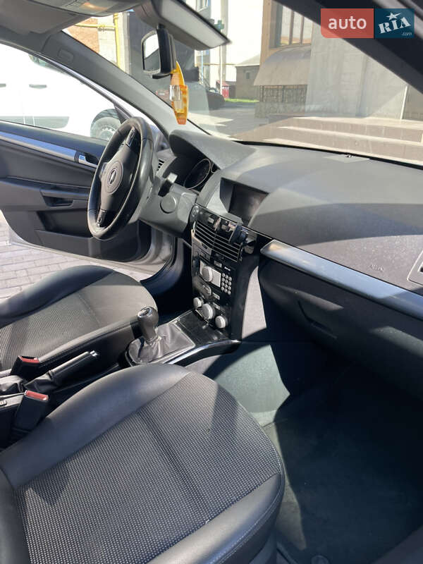 Универсал Opel Astra 2010 в Луцке фото 16 Универсал Opel Astra 2010 в Луцке