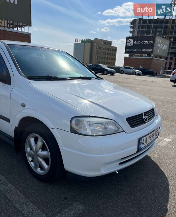 Седан Opel Astra 2008 в Киеве фото 2 Седан Opel Astra 2008 в Киеве