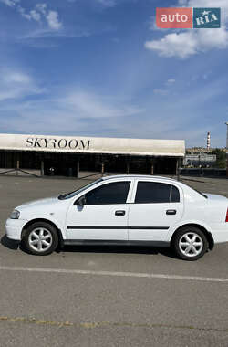 Седан Opel Astra 2008 в 