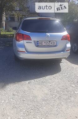 Универсал Opel Astra 2014 в 