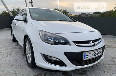 Хэтчбек Opel Astra 2013 в Львове