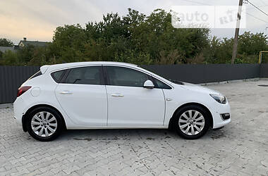 Хэтчбек Opel Astra 2013 в Львове