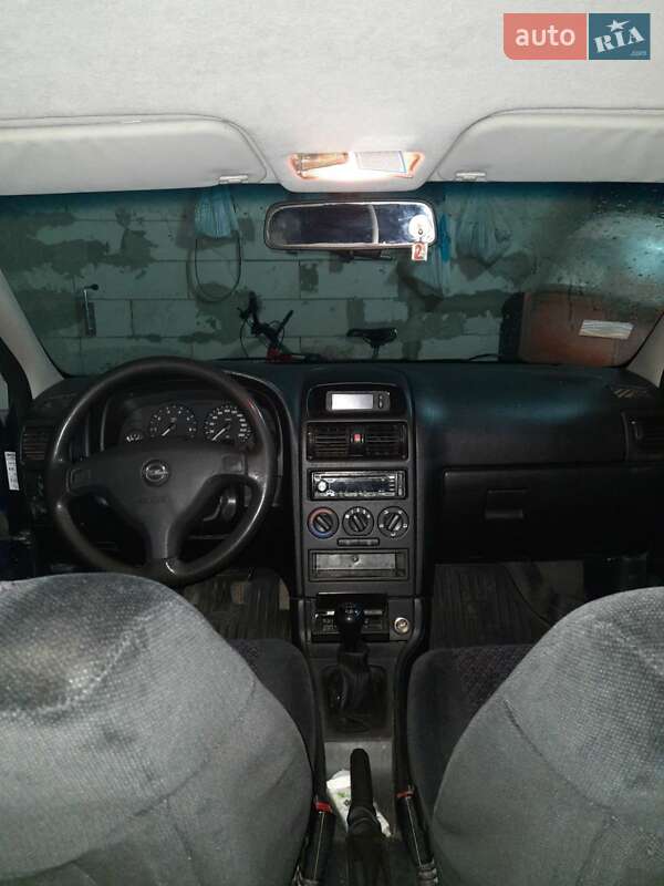 Седан Opel Astra 2001 в Тернополі