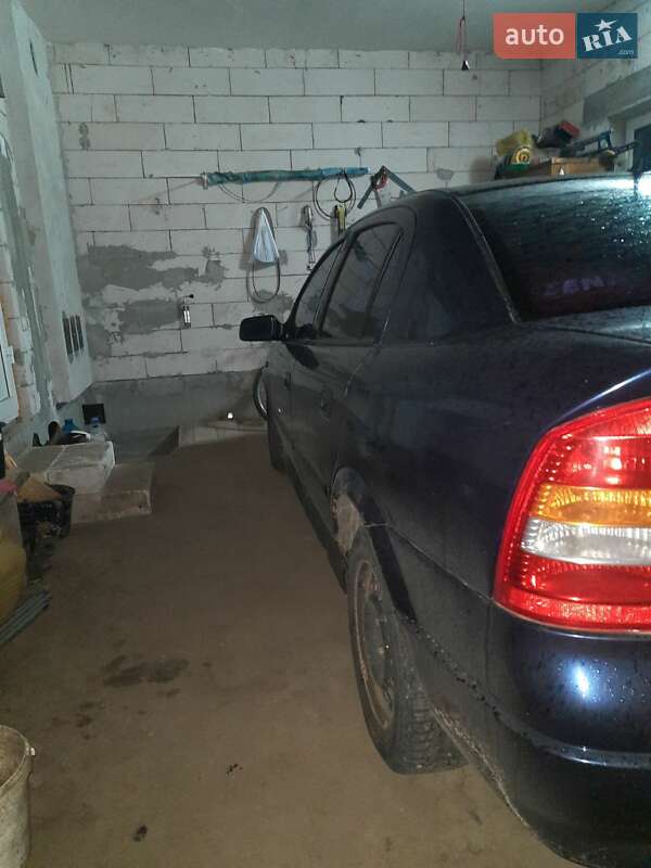 Седан Opel Astra 2001 в Тернополі