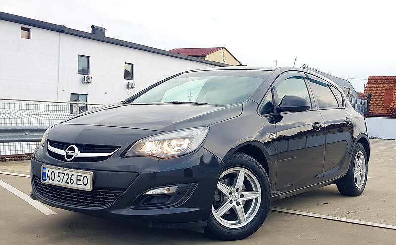 Хетчбек Opel Astra 2015 в Мукачевому