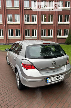Хэтчбек Opel Astra 2004 в Чернигове