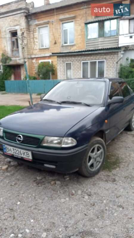 Хэтчбек Opel Astra 2001 в Одессе