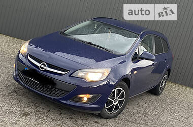 Универсал Opel Astra 2014 в Дрогобыче