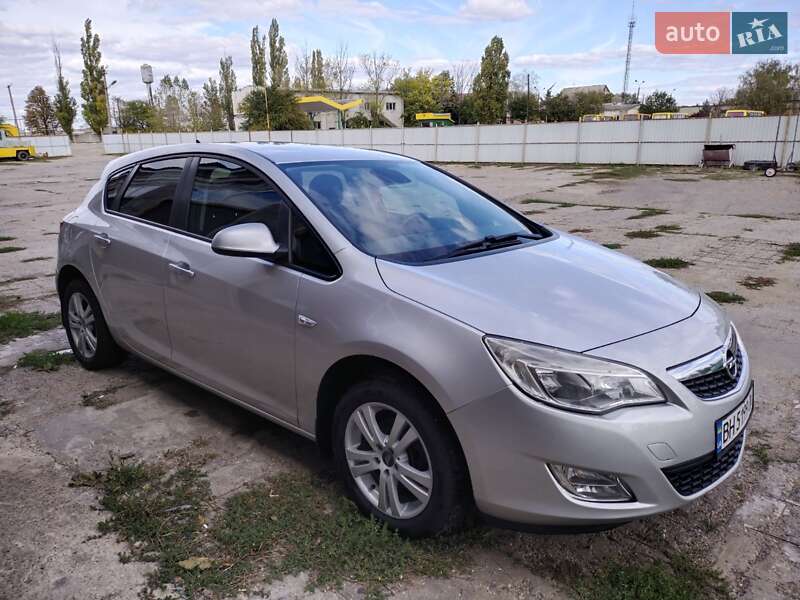 Хетчбек Opel Astra 2011 в Біляївці