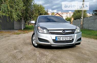 Хэтчбек Opel Astra 2012 в Днепре