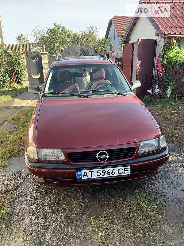 Универсал Opel Astra 1998 в Тлумаче