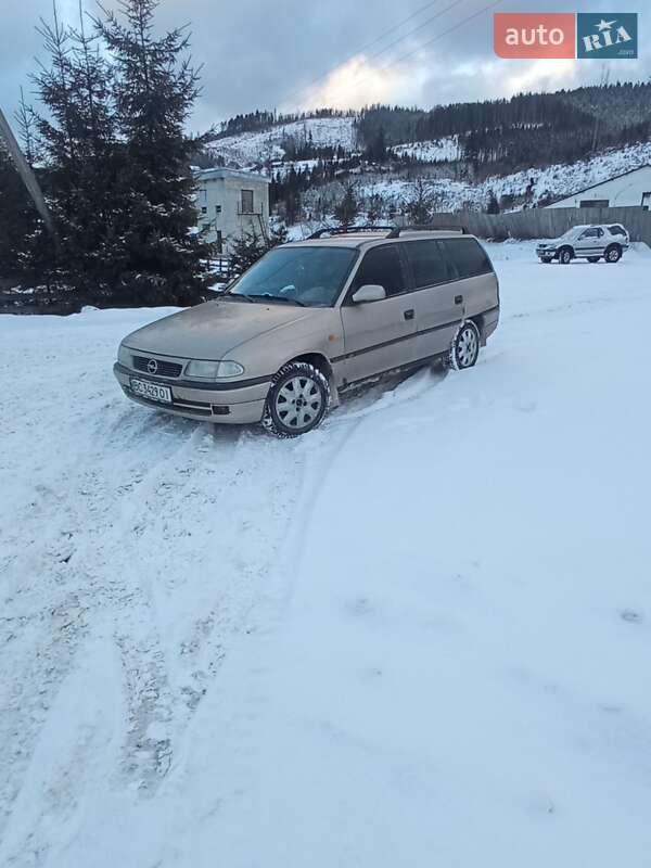 Універсал Opel Astra 1998 в Славському