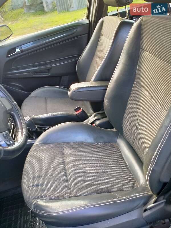 Универсал Opel Astra 2005 в Подольске