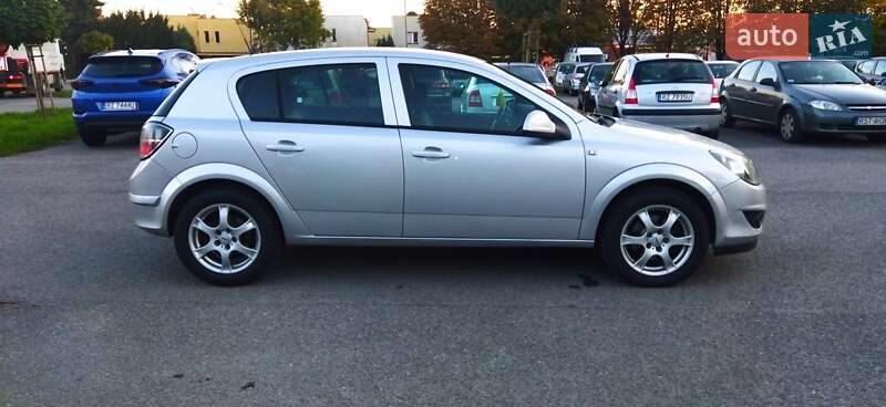 Хетчбек Opel Astra 2013 в Тернополі