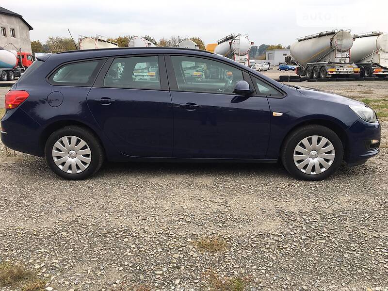 Універсал Opel Astra 2013 в 