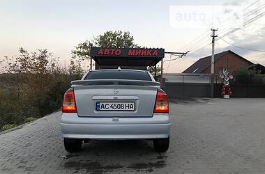 Седан Opel Astra 2004 в Горохові