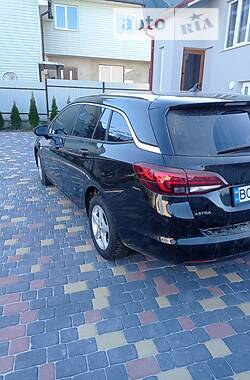 Универсал Opel Astra 2017 в 