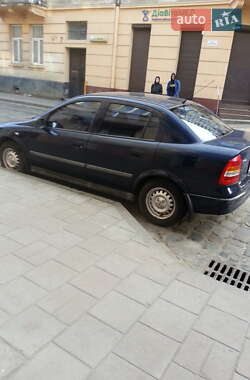 Хетчбек Opel Astra 2000 в 