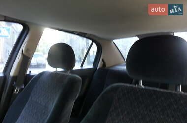 Хетчбек Opel Astra 2000 в 