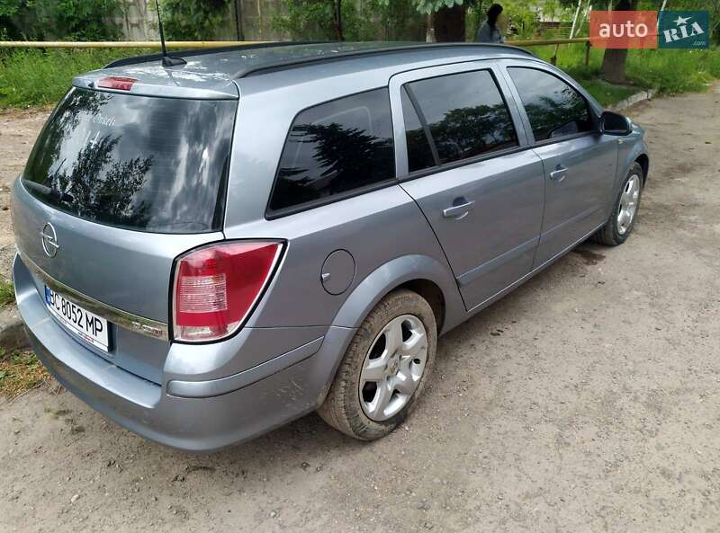 Универсал Opel Astra 2008 в Львове