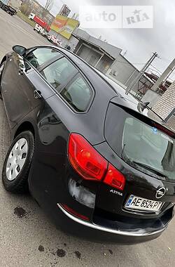 Универсал Opel Astra 2015 в Кривом Роге