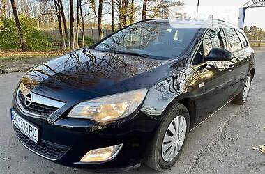 Универсал Opel Astra 2011 в Стрые